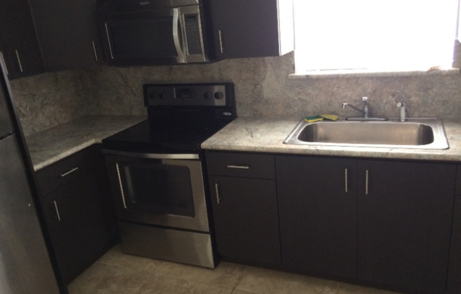20420 NW 25 CT