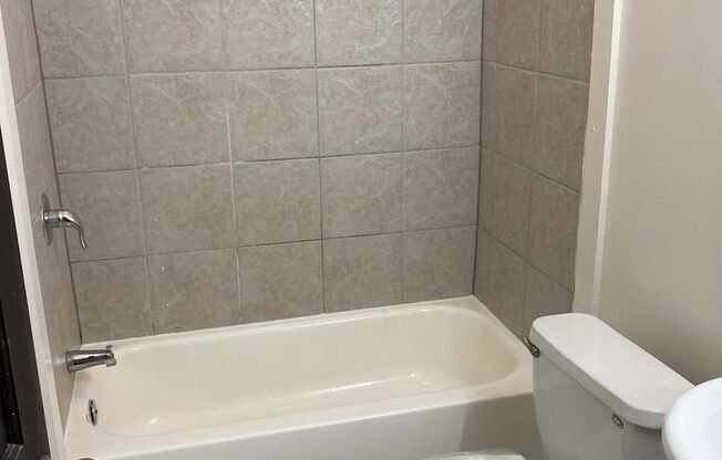 2 beds, 2 baths, 1,000 sqft, $1,799, Unit 22-2