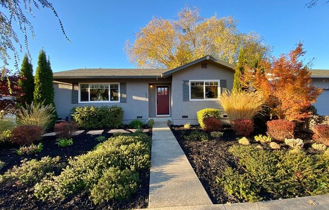 Adorable Two Bedroom Yountville Home