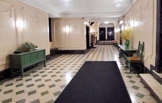 114 W 16 ST