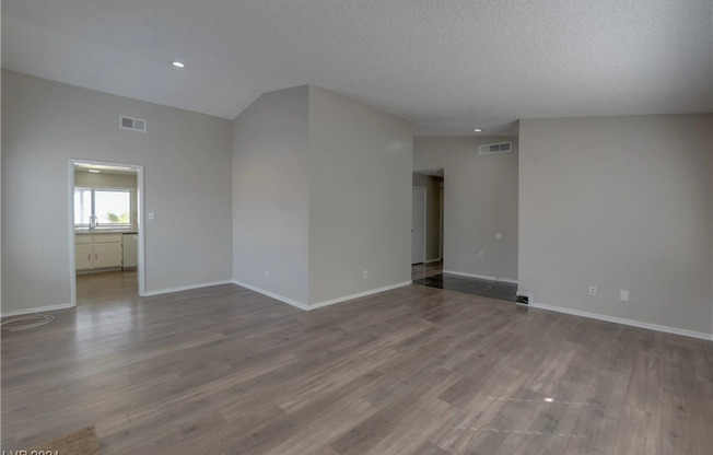 1738 MAPLETON LN