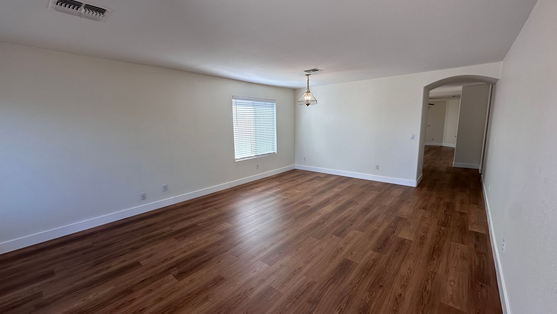 13109 W Clarendon
