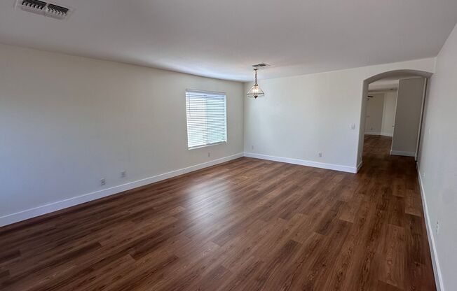 13109 W Clarendon