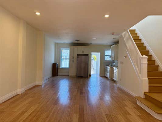 9039 76 ST
