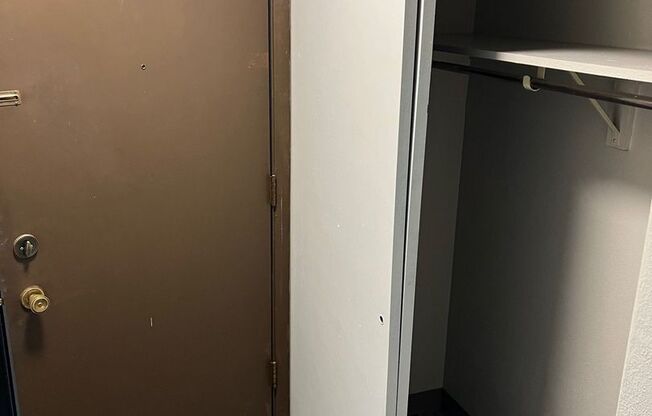 Studio, 1 bath, 462 sqft, $725, Unit DB1-1