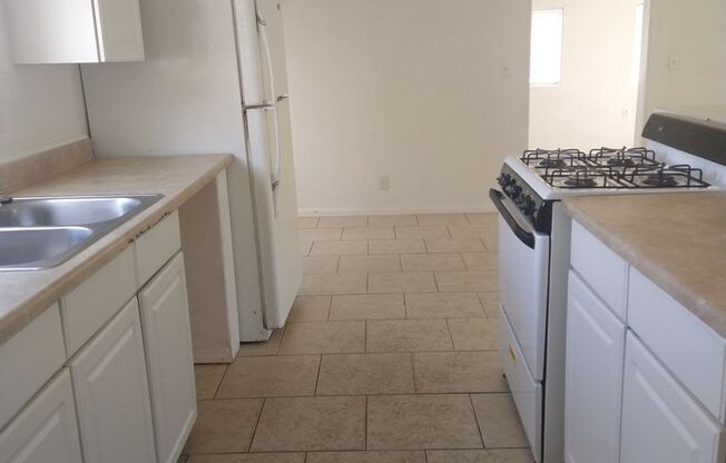 Nice and Quite 1 bedroom 1 bath with Bonus room