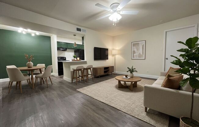 2 beds, 2 baths, 967 sqft, $1,299