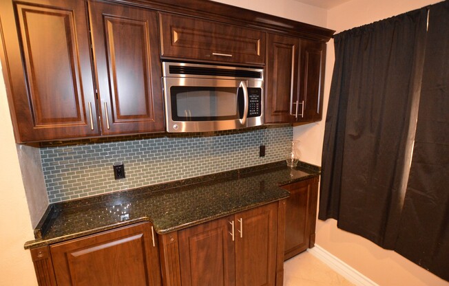 2 beds, 2 baths, $2,200, Unit # 137
