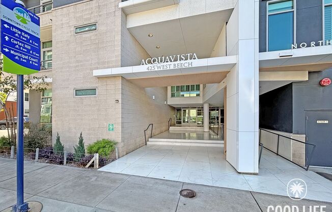 Charming 2BD/1BA Condo in Downtown W/ A/C, W/D, Community Pool, Spa, & Gym!