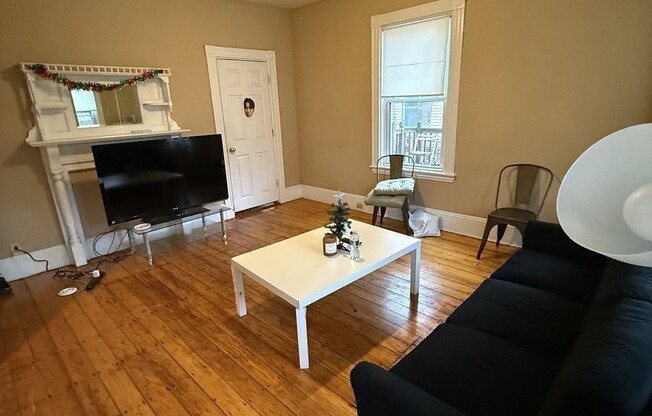10 ELDORA ST
