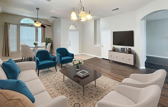 Gracefully Designed 4-Bedroom Home in Plano – Knolls at Russell Creek