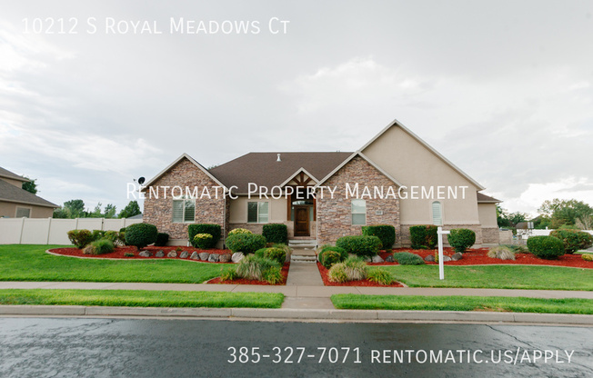 10212 S ROYAL MDWS CT