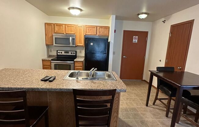 1 bed, 1 bath, 750 sqft, $800, Unit 105