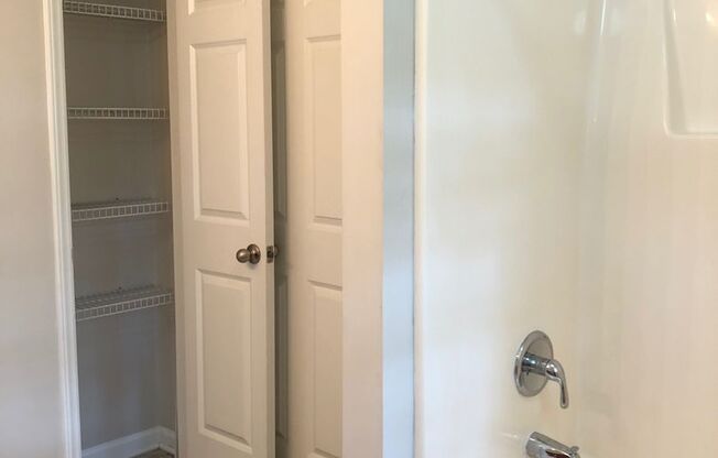 2 beds, 2 baths, 1,131 sqft, $1,475, Unit 2782-6