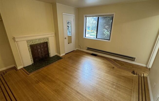 Studio, 1 bath, 400 sqft, $1,295, Unit 03