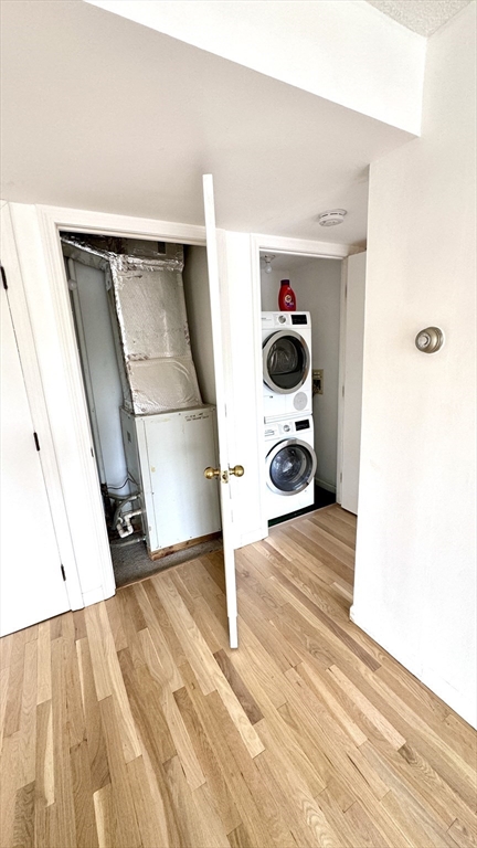 2 beds, 2 baths, 1,040 sqft, $4,000, Unit 404