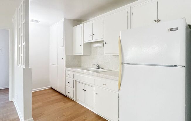974 W Kensington Rd