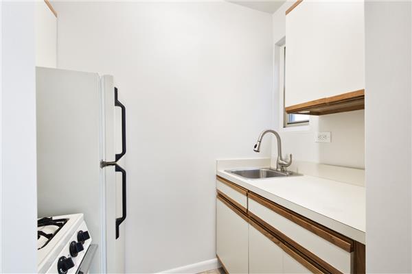 Studio, 1 bath, 400 sqft, $2,950, Unit 2-K