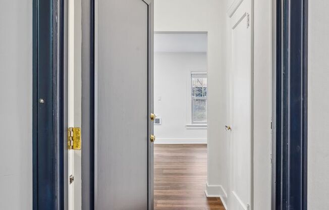 Studio, 1 bath, 425 sqft, $1,750