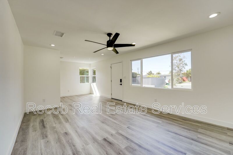 3663 3673 BUDD ST