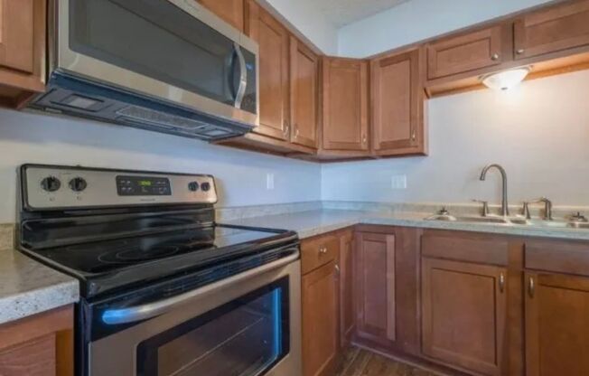 2 beds, 1 bath, 866 sqft, $810, Unit 0027