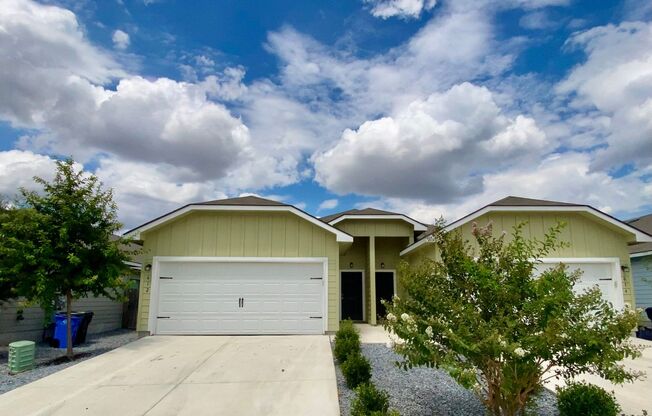 Luxury 3/2 Duplex Navarro ISD Rent Ready Today