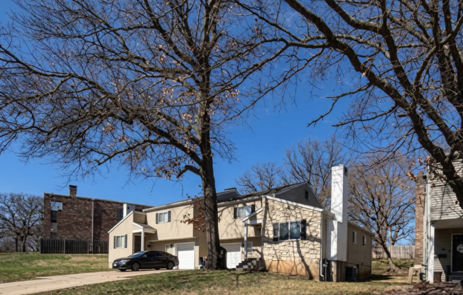 3 beds, 2 baths, 1,607 sqft, $1,595, Unit D-1902