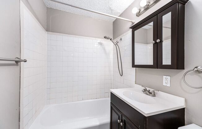 1 bed, 1 bath, 550 sqft, $775, Unit 1415 Unit #202