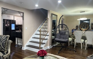 52 TROY LN