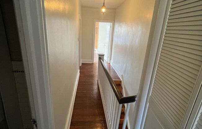 3 beds, 1 bath, $1,395