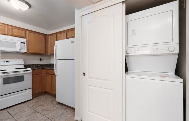 NEAR SUMMERLIN 1 BED, 1 BATH CONDO IN GATED COMMUNITY