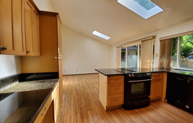 Prime Redmond Rambler 3 Bed/Large Yard