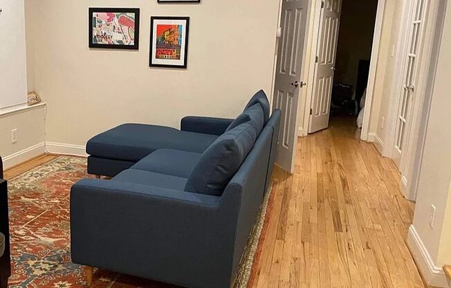 Charming 2 BR/1 BA Apartment in Woodley Park!