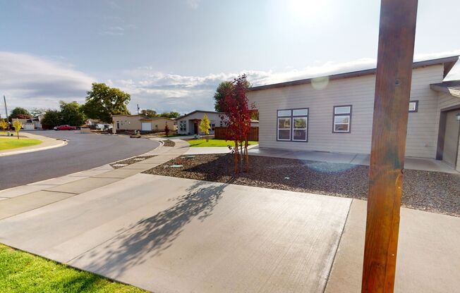 3 beds, 2 baths, 1,064 sqft, $1,895, Unit 349 Arissa