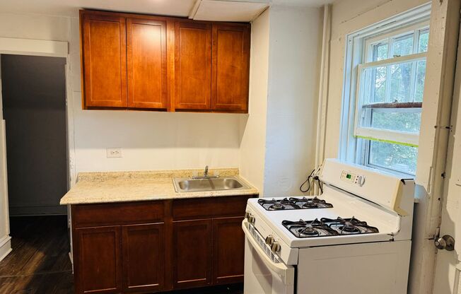 1 bed, 1 bath, $825, Unit 2