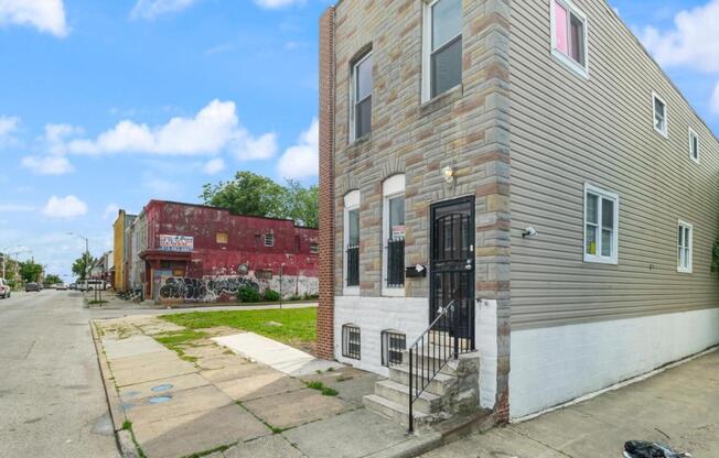 2018 N MONROE ST