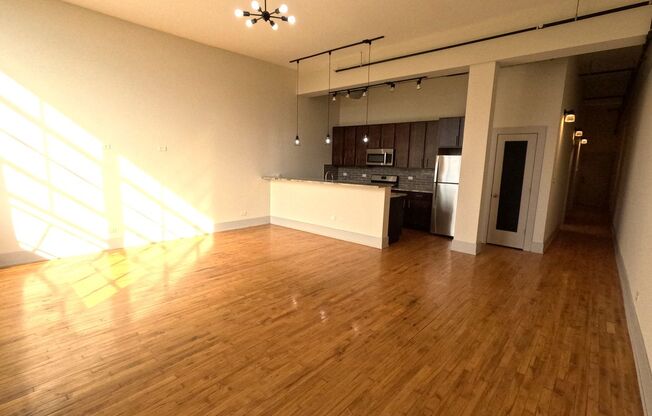 2 beds, 1 bath, 1,150 sqft, $2,595, Unit 1432-309