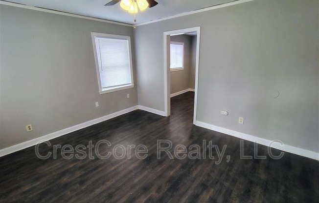 838 LEON PL