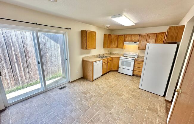 2 beds, 1.5 baths, $1,650, Unit 1