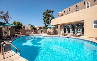 2 beds, 2 baths, 987 sqft, $2,895, Unit 40-10