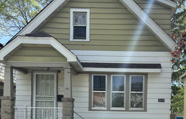 AFFORDABLE 3BR SINGLE FAMILY HOME, PARKING, YARD, BASEMENT!