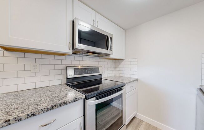 Adorable 1 bedroom condo with mountain views