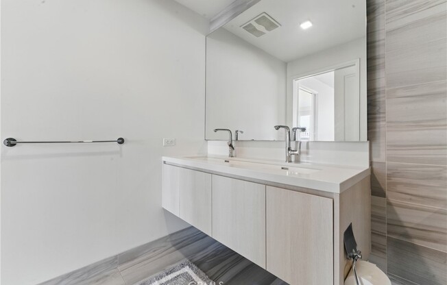 2 beds, 2 baths, 1,353 sqft, $5,500, Unit 1010