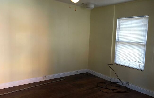 REDUCED - ALL UTILITIES INCLUDED - ONE BLOCK FROM UNR - BACKYARD - STREET PARKING - HARDWOOD FLOORS