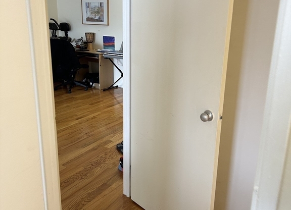 1 bed, 1 bath, 860 sqft, $2,700, Unit 407