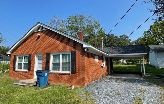 2 BED, 1 BATH HOME LOCATED IN RAMSEUR- $1000 MONTH, $1000 DEPOSIT!!