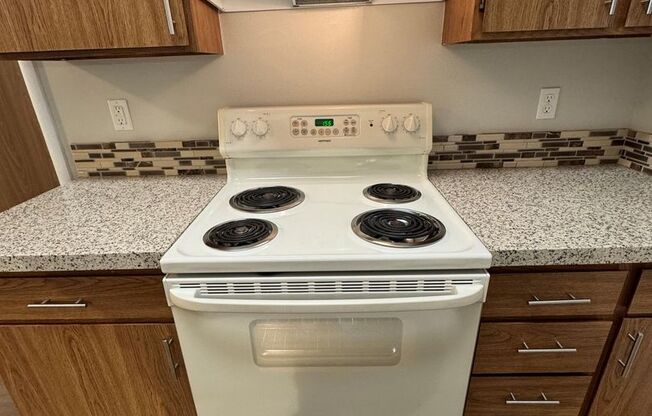 2 beds, 1 bath, 770 sqft, $1,450, Unit 1121