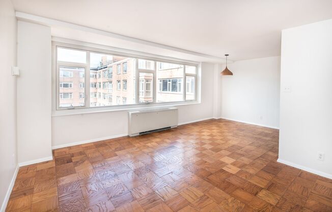 Spacious, Bright 1 Bed 1 Bath condo in prime location and close to Metro - All utilities included