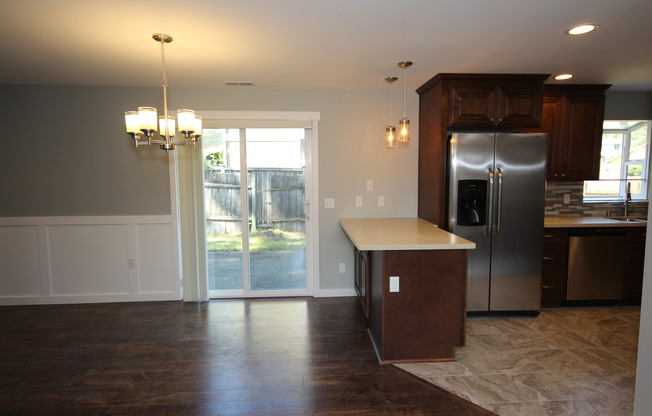 3 beds, 2 baths, $2,595