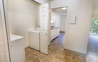 2 beds, 1 bath, 970 sqft, $1,495, Unit 14